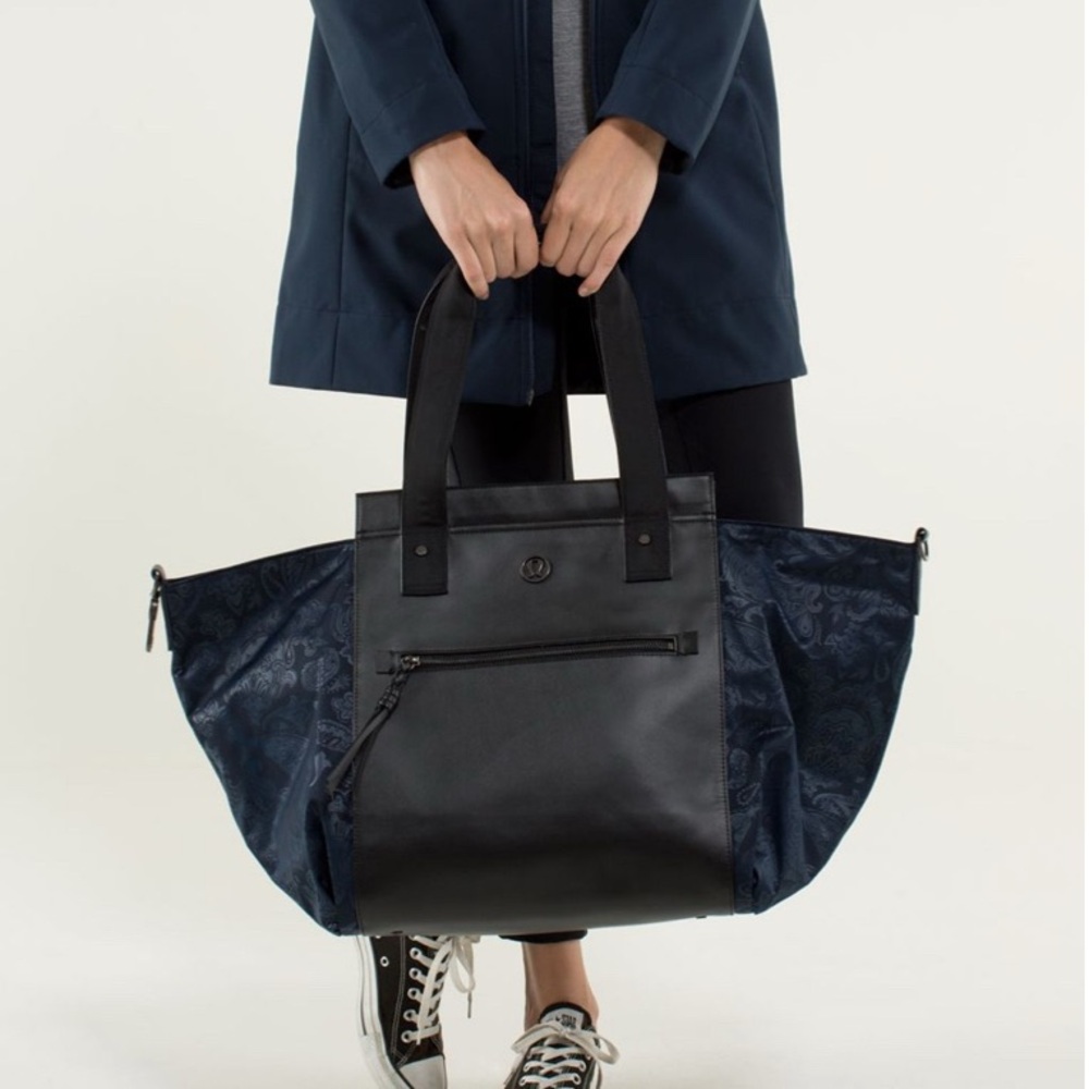 Lululemon Carry Me Om Tote